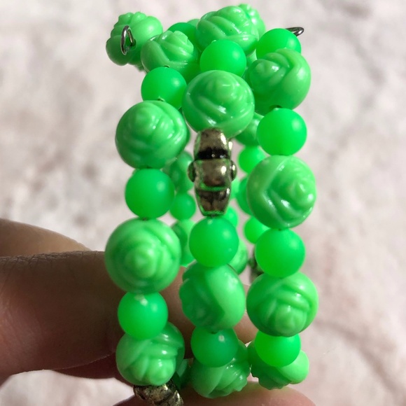 Handmade Green Rose Bracelet - Picture 2 of 5